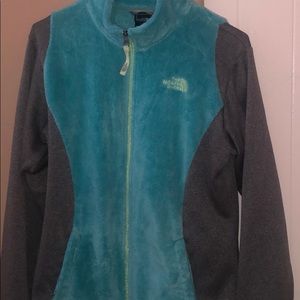 Blue Kids XL north face, barely worn:)